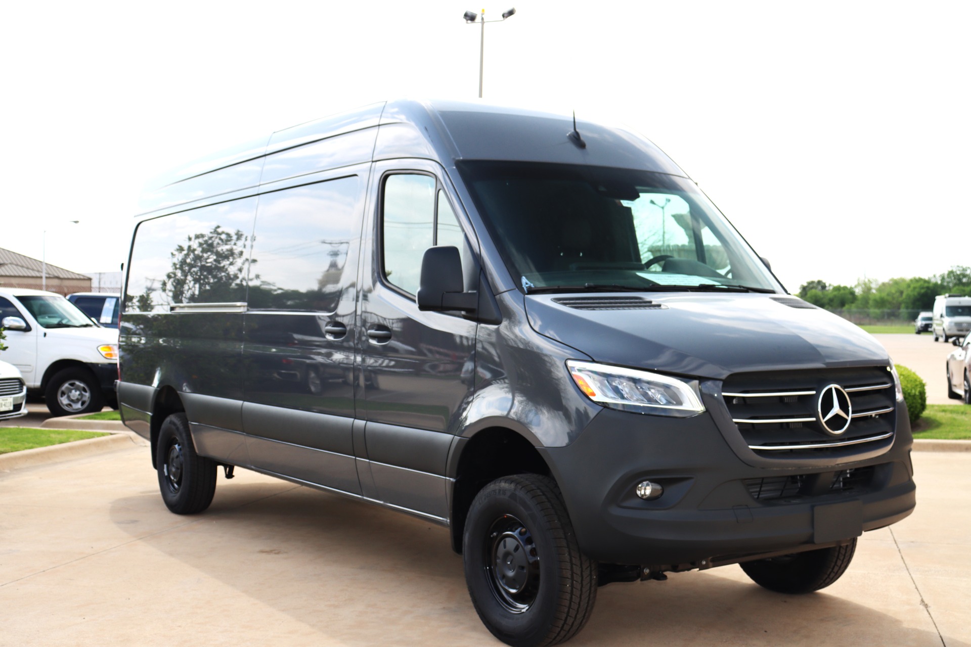 New 2022 Mercedes-Benz 170 Sprinter Family DayLounge FD6 2500 4X4 For ...